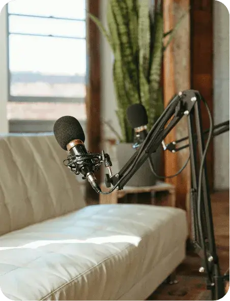 Création de podcast Nantes - DROP LE MIC, agence nantaise experte en création de podcasts. Donnez de la voix à votre marque avec des contenus audio authentiques et impactants.